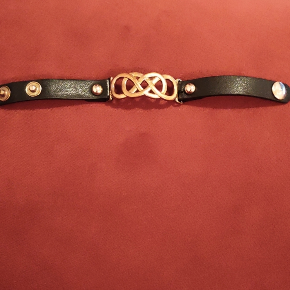 Leather bracelet